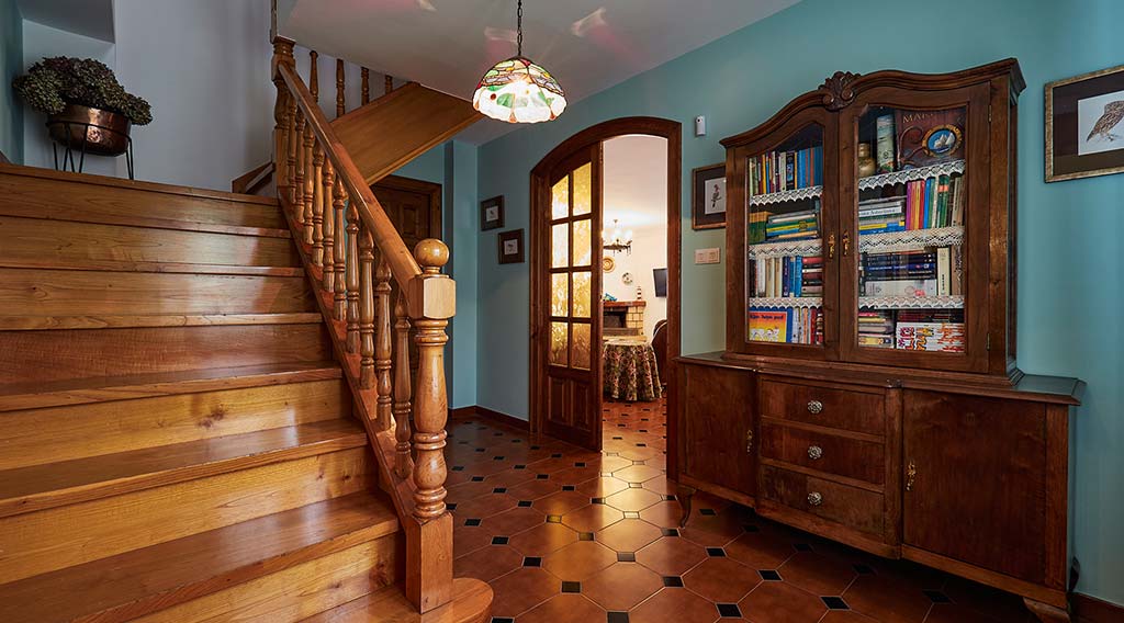 Acceso primera planta Finca Engracia